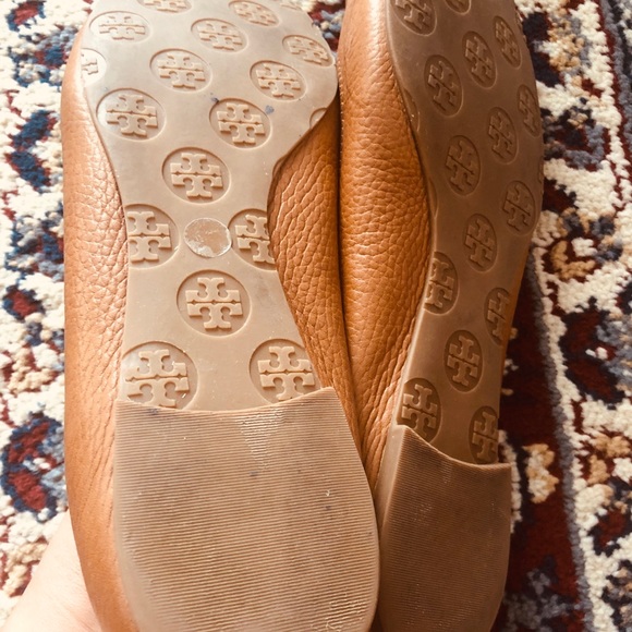 Tory Burch flats fits like 9. (Sz 9.5)caramelColor - Picture 4 of 4